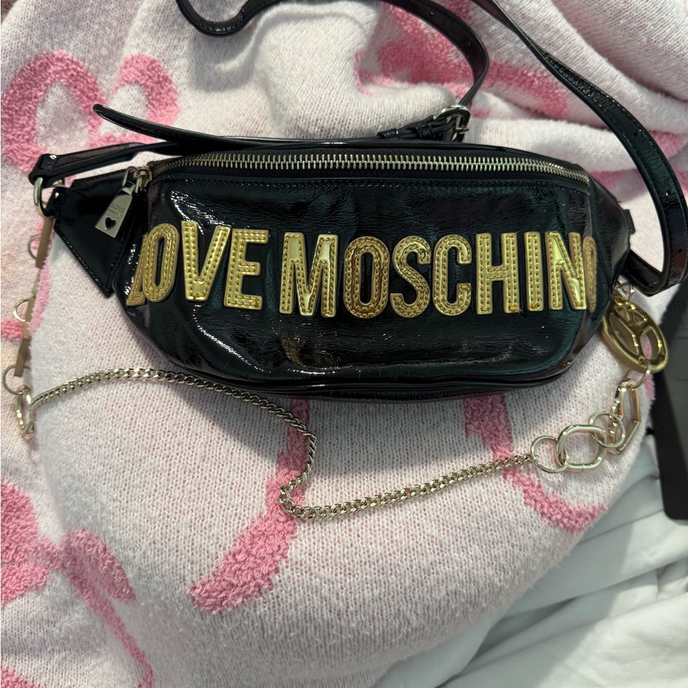 Love Moschino Black/Gold Women's Bag Gold Chain with Charms,Adjustable Strap